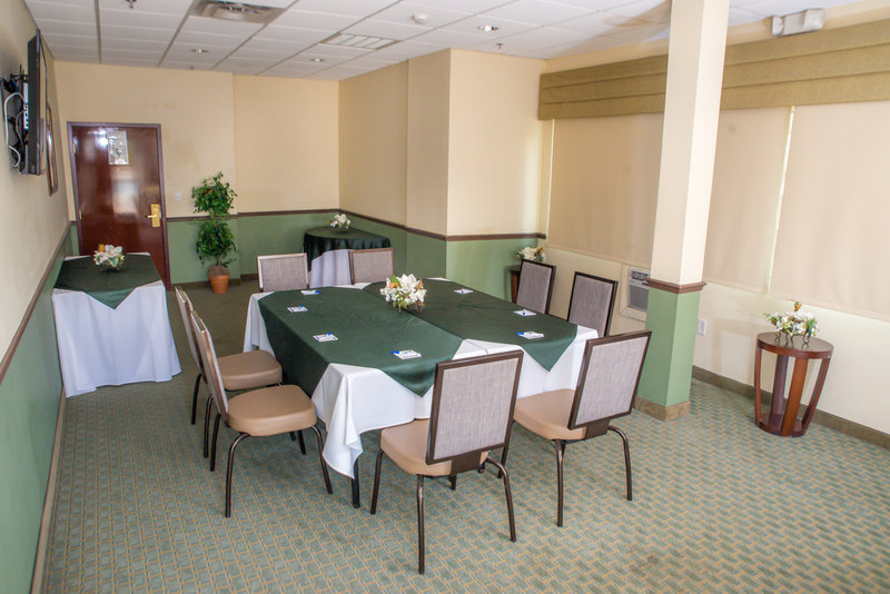 Holiday Inn Express & Suites COCOA - Cocoa, FL