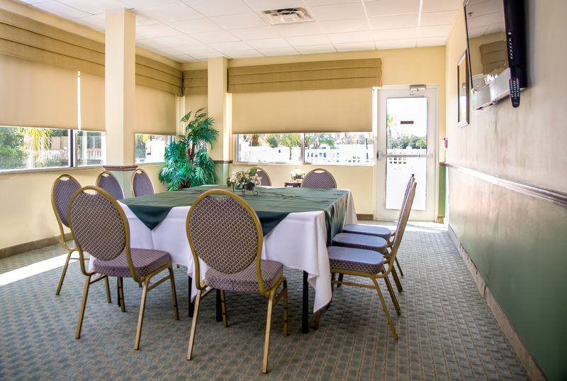 Holiday Inn Express & Suites COCOA - Cocoa, FL