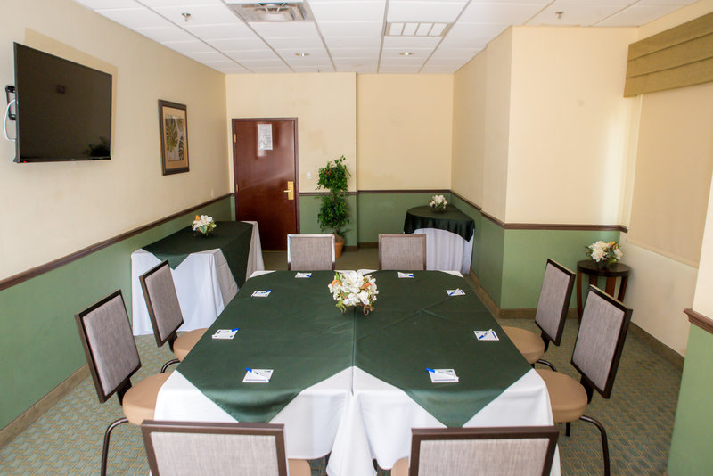 Holiday Inn Express & Suites COCOA - Cocoa, FL