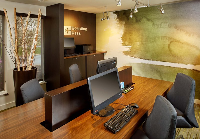 Courtyard By Marriott Lansing - Lansing, MI