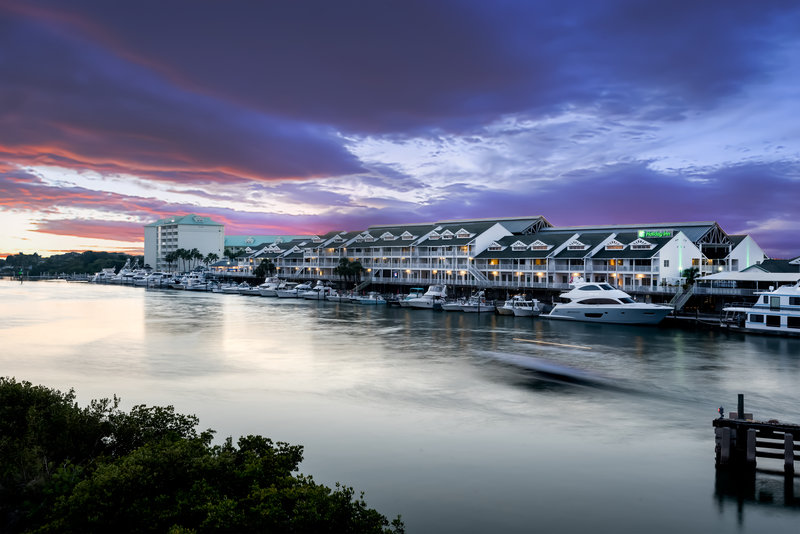 Holiday Inn Hotel & Suites CLEARWATER BEACH S-HARBOURSIDE - Indian Rocks Beach, FL