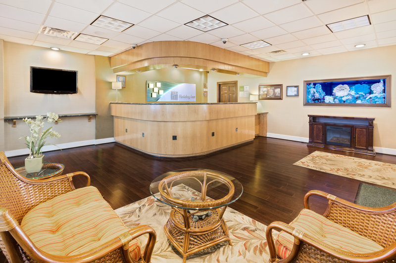 Holiday Inn Hotel & Suites CLEARWATER BEACH S-HARBOURSIDE - Indian Rocks Beach, FL