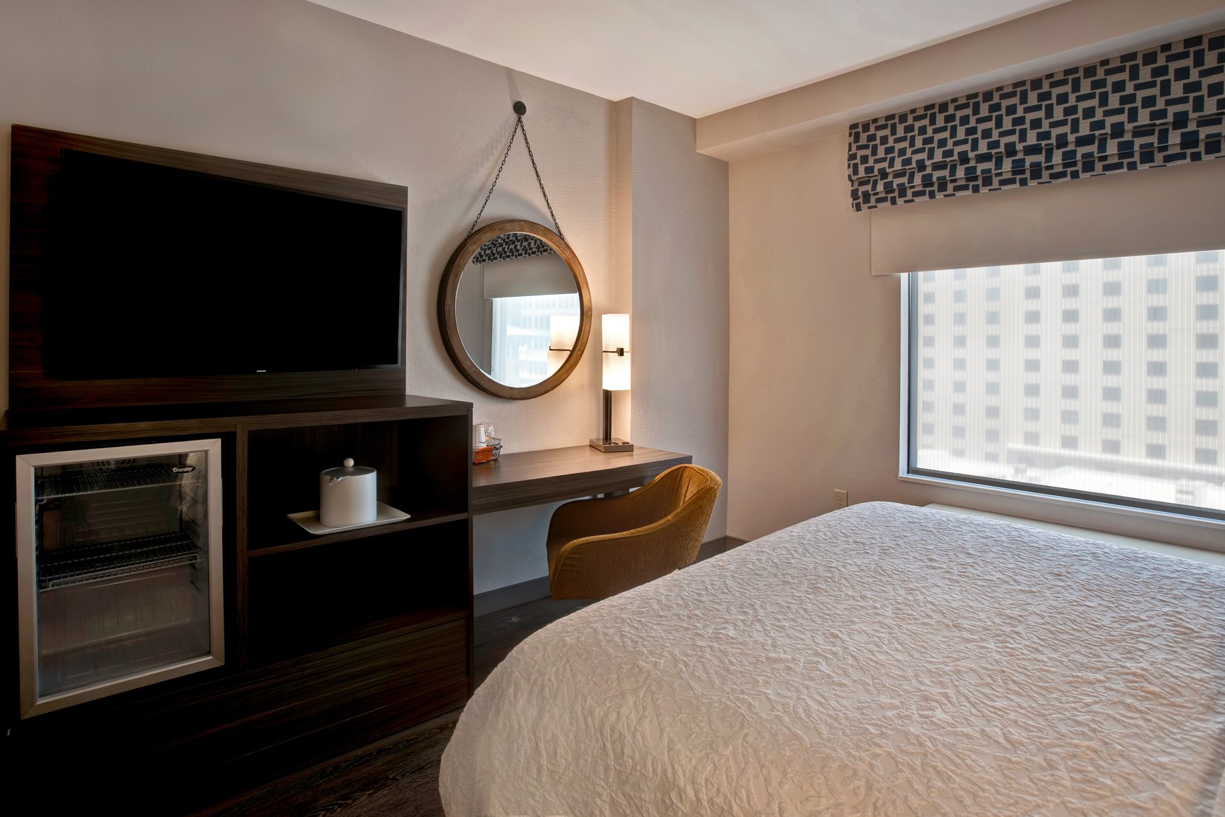 Hampton Inn & Suites by Hilton San Antonio Riverwalk - Tap to explore photos