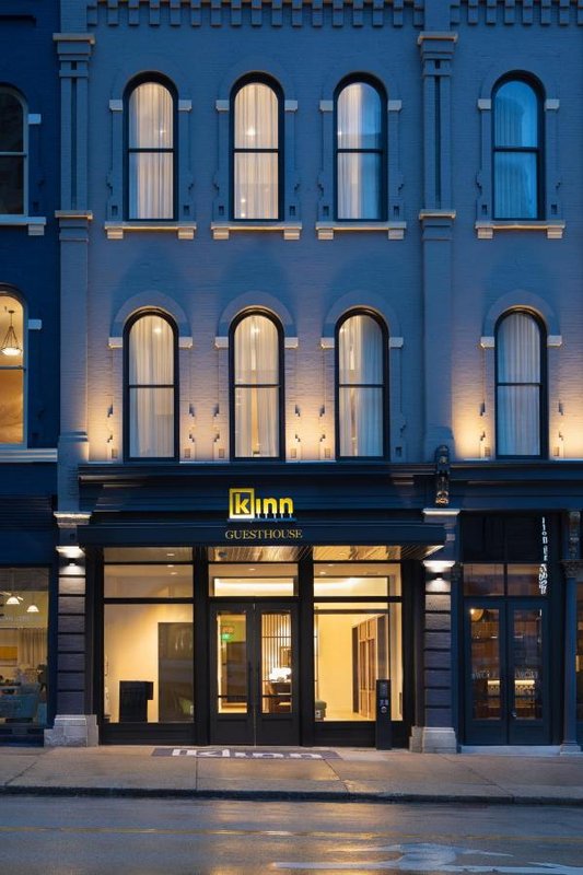 Kinn Guesthouse Downtown Milwaukee