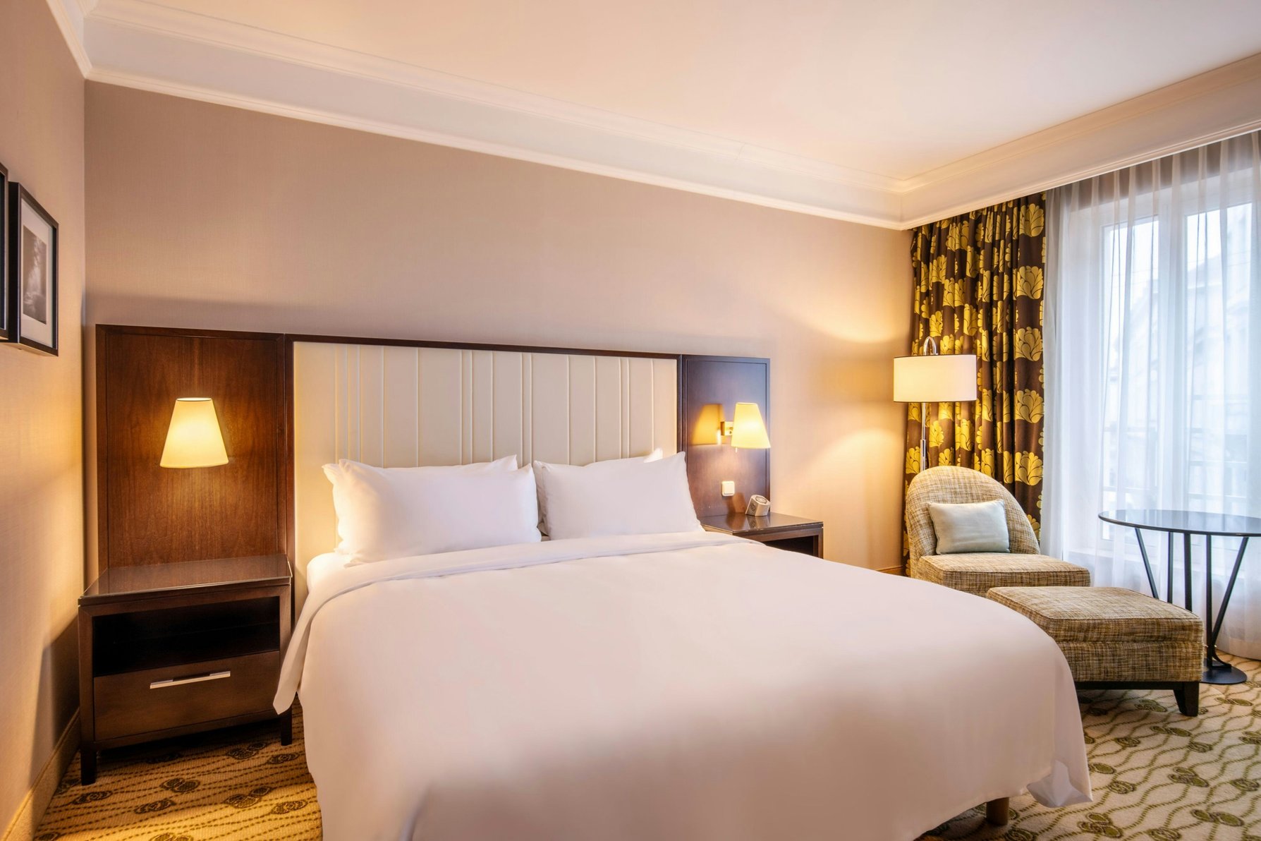 Renaissance Brussels Hotel by Marriott - Tap to explore photos