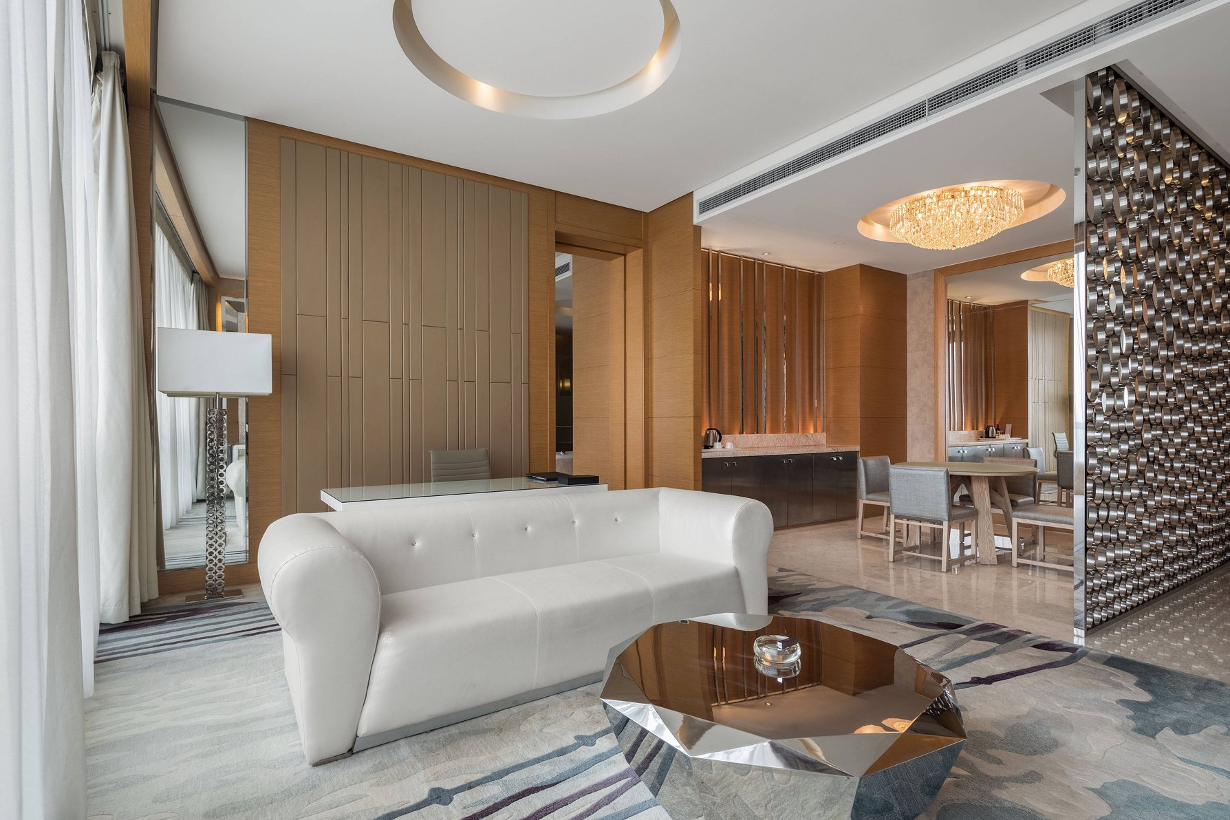 Renaissance Chengdu Hotel by Marriott - Tap to explore photos