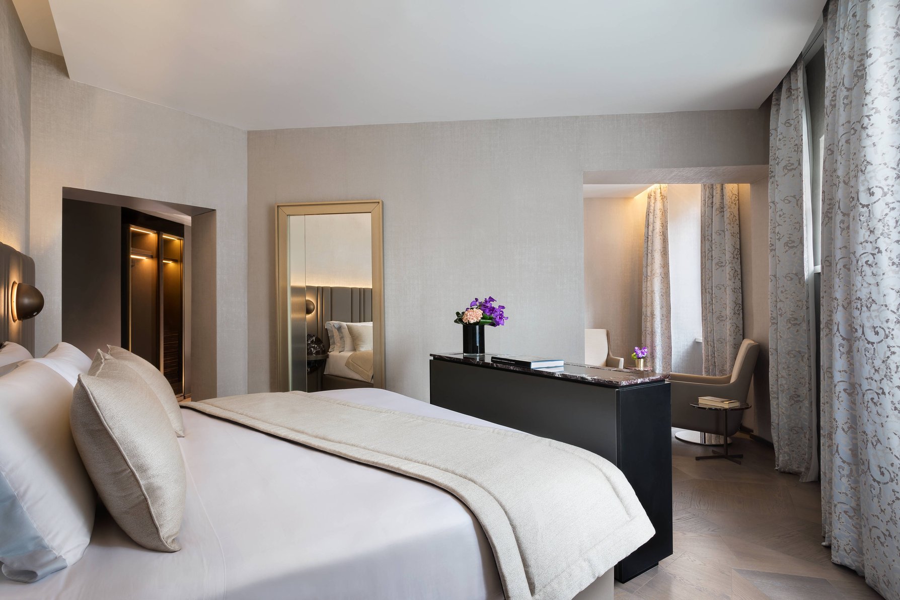 The Pantheon Iconic Rome Hotel, Autograph Collection - Tap to explore photos