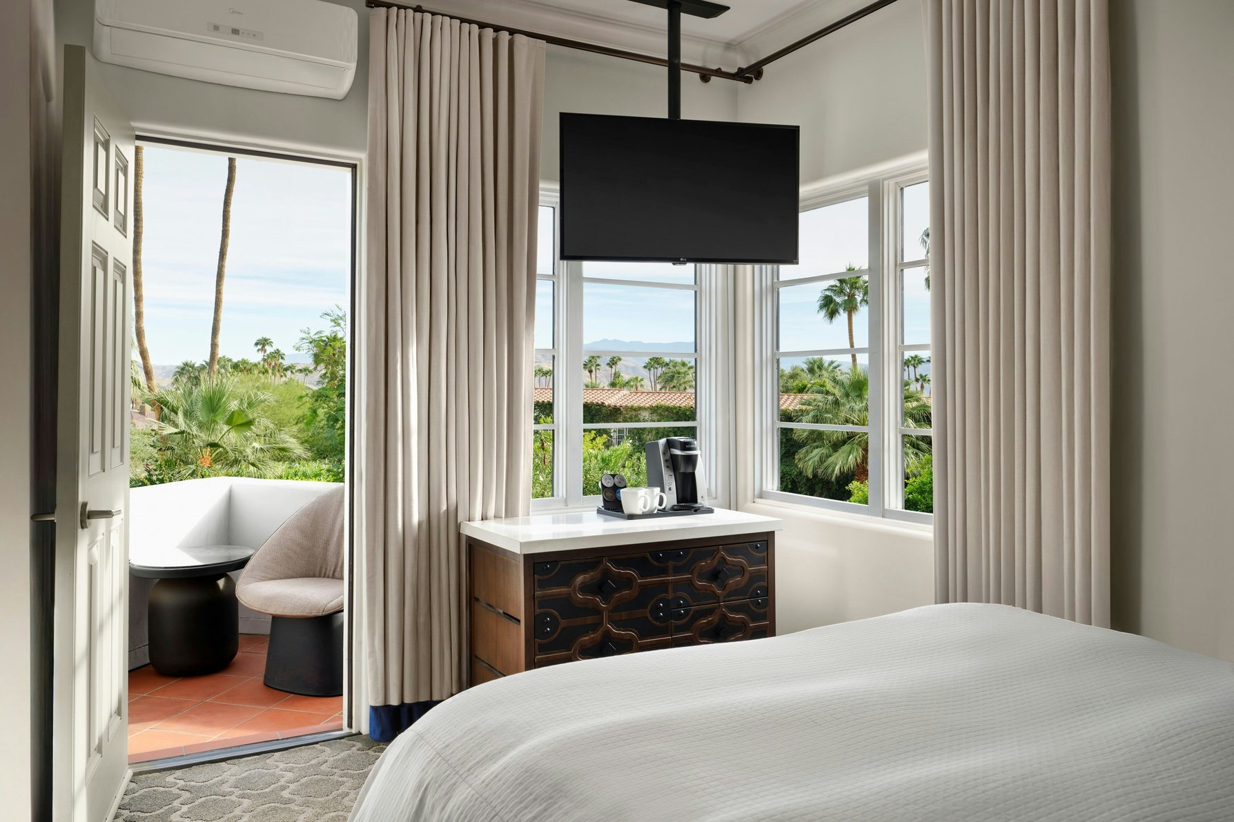 Triada Palm Springs, Autograph Collection by Marriott - Tap to explore photos