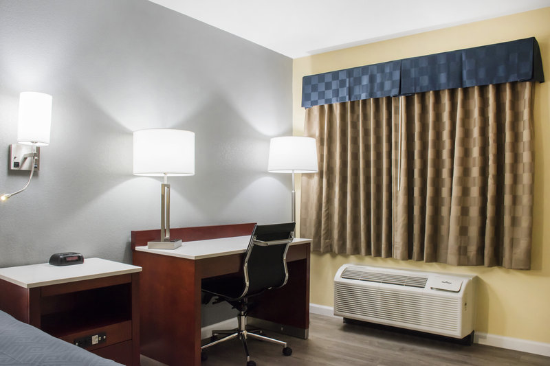 Econo Lodge - Hershey, PA