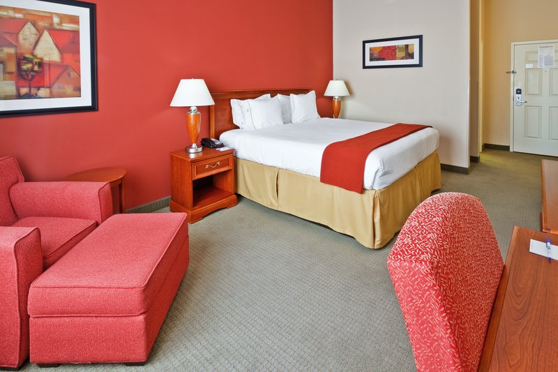 Holiday Inn Express & Suites MANCHESTER-CONF CTR(TULLAHOMA) - Manchester, TN