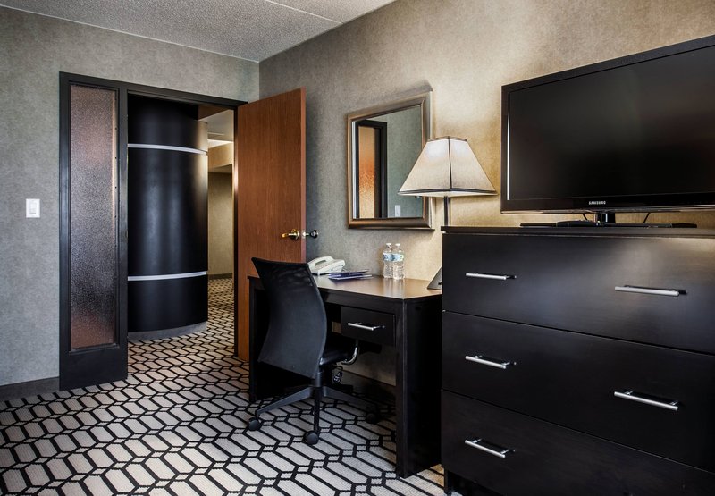 Ramada Plaza & Suites - Fargo, ND