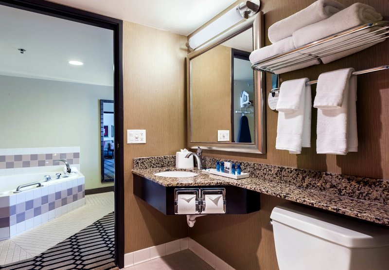 Ramada Plaza & Suites - Fargo, ND