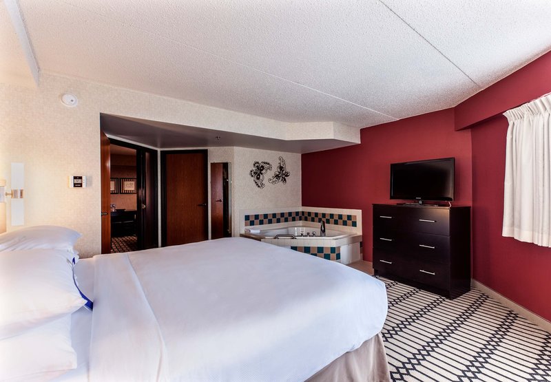Ramada Plaza & Suites - Fargo, ND