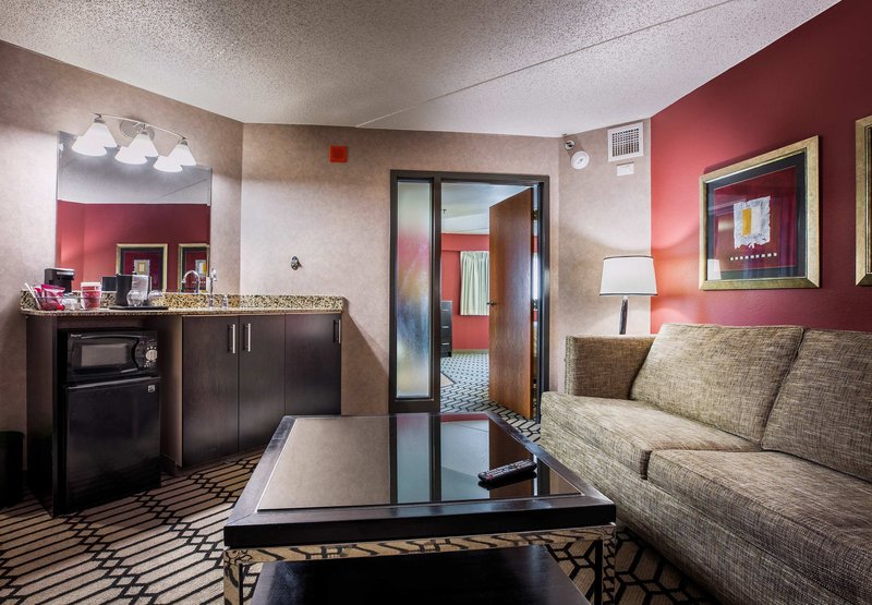 Ramada Plaza & Suites - Fargo, ND