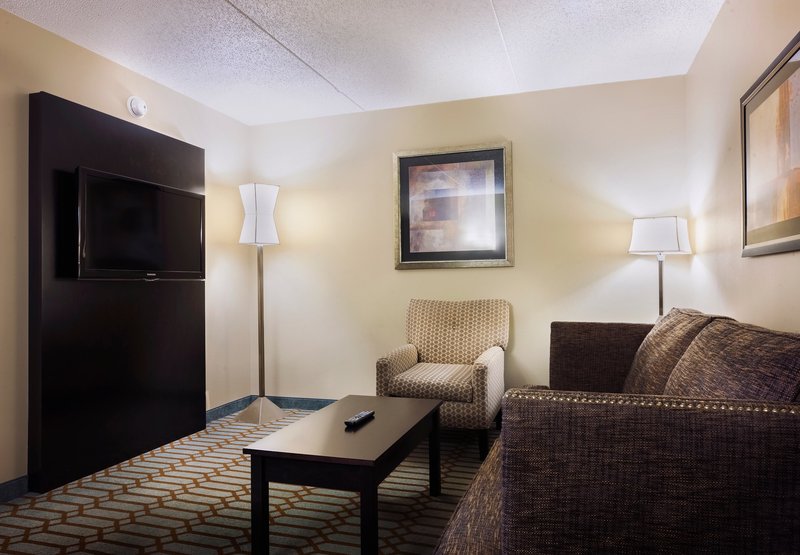 Ramada Plaza & Suites - Fargo, ND