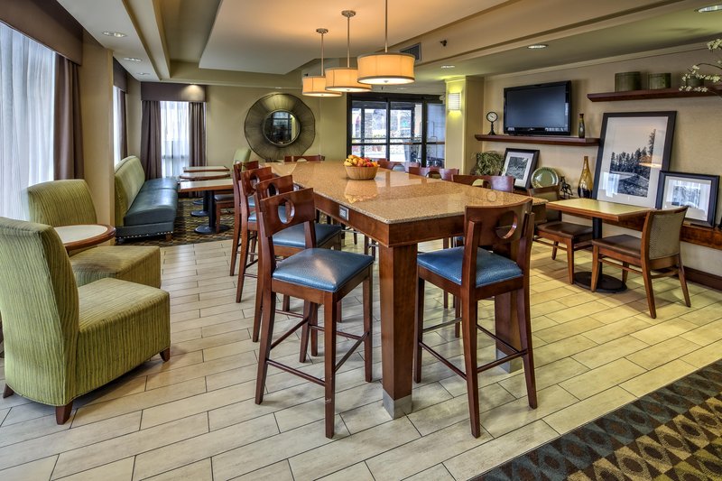 Hampton Inn Charlottesville - Charlottesville, VA