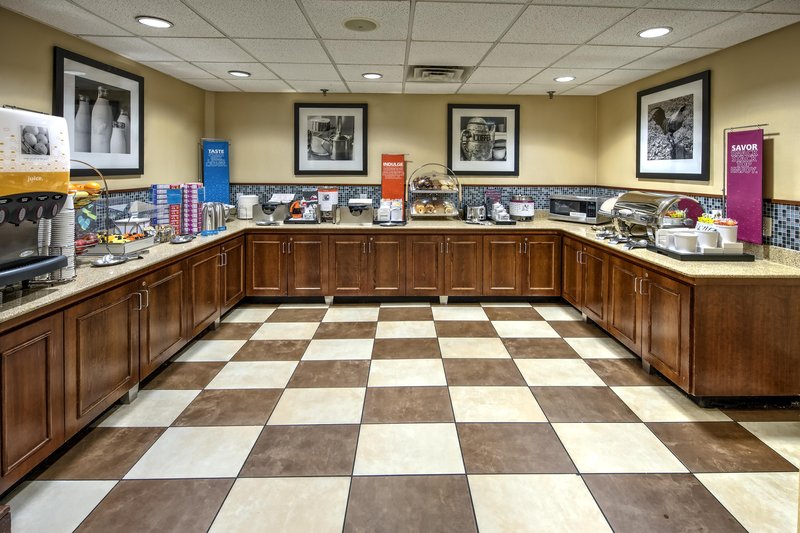Hampton Inn Charlottesville - Charlottesville, VA
