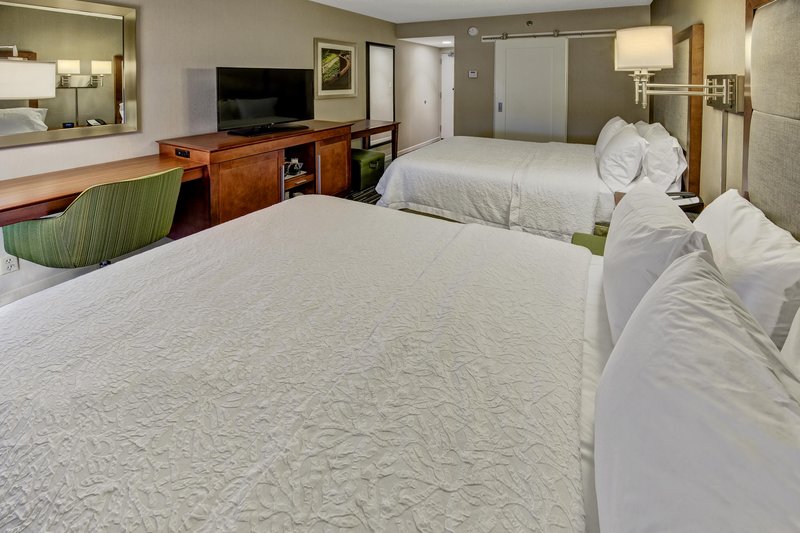 Hampton Inn Charlottesville - Charlottesville, VA