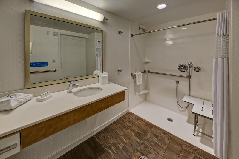 Hampton Inn Charlottesville - Charlottesville, VA