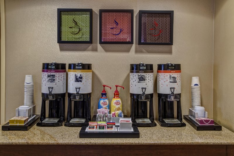 Hampton Inn Charlottesville - Charlottesville, VA