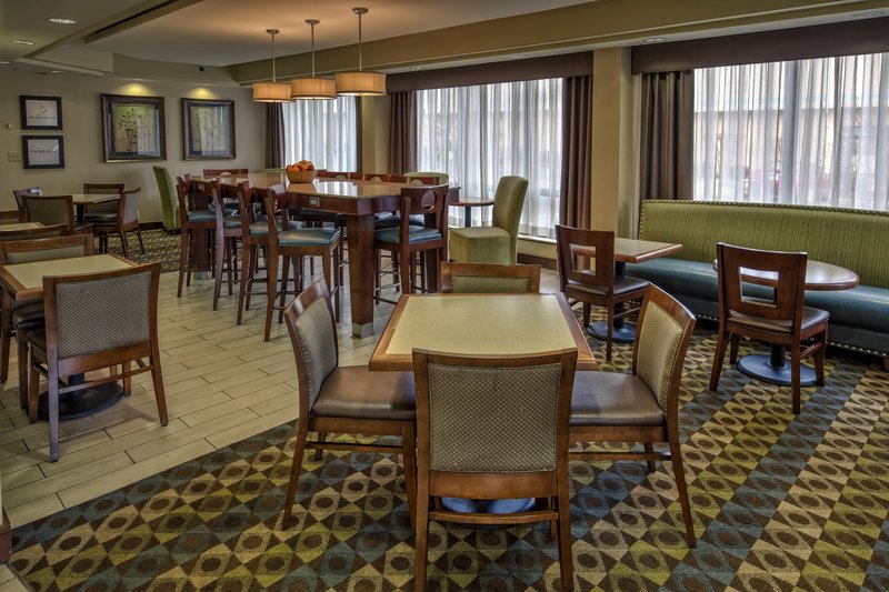 Hampton Inn Charlottesville - Charlottesville, VA