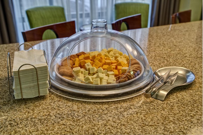 Hampton Inn Charlottesville - Charlottesville, VA