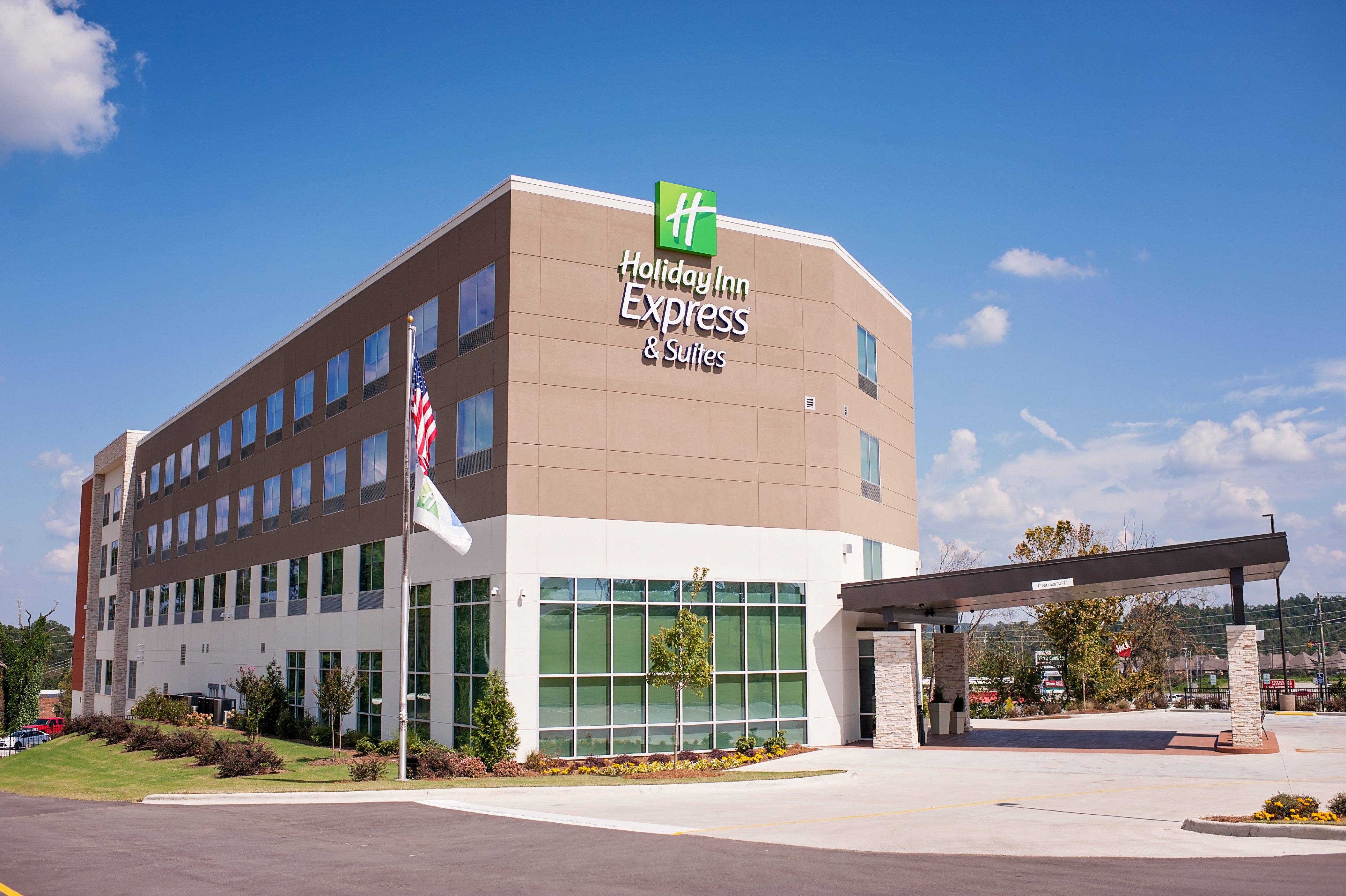Holiday Inn Express/Suites Birmingham N Tourist Class Fultondale, AL
