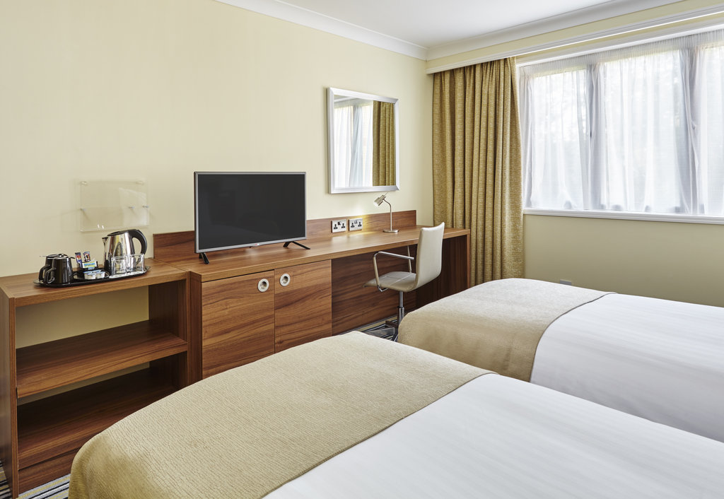 Holiday Inn CARDIFF - NORTH M4, JCT.32 - Tap to explore photos