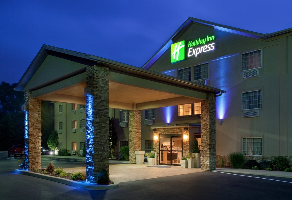 Holiday Inn Express MT. PLEASANT - SCOTTDALE - Tap to explore photos