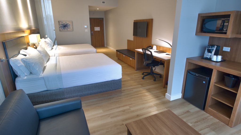 Holiday Inn Express & Suites Vaudreuil - Tap to explore photos