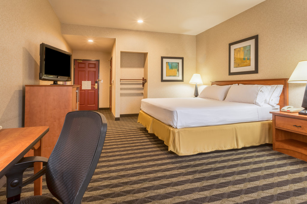 Holiday Inn Express Hotel & Suites Manteca - Tap to explore photos