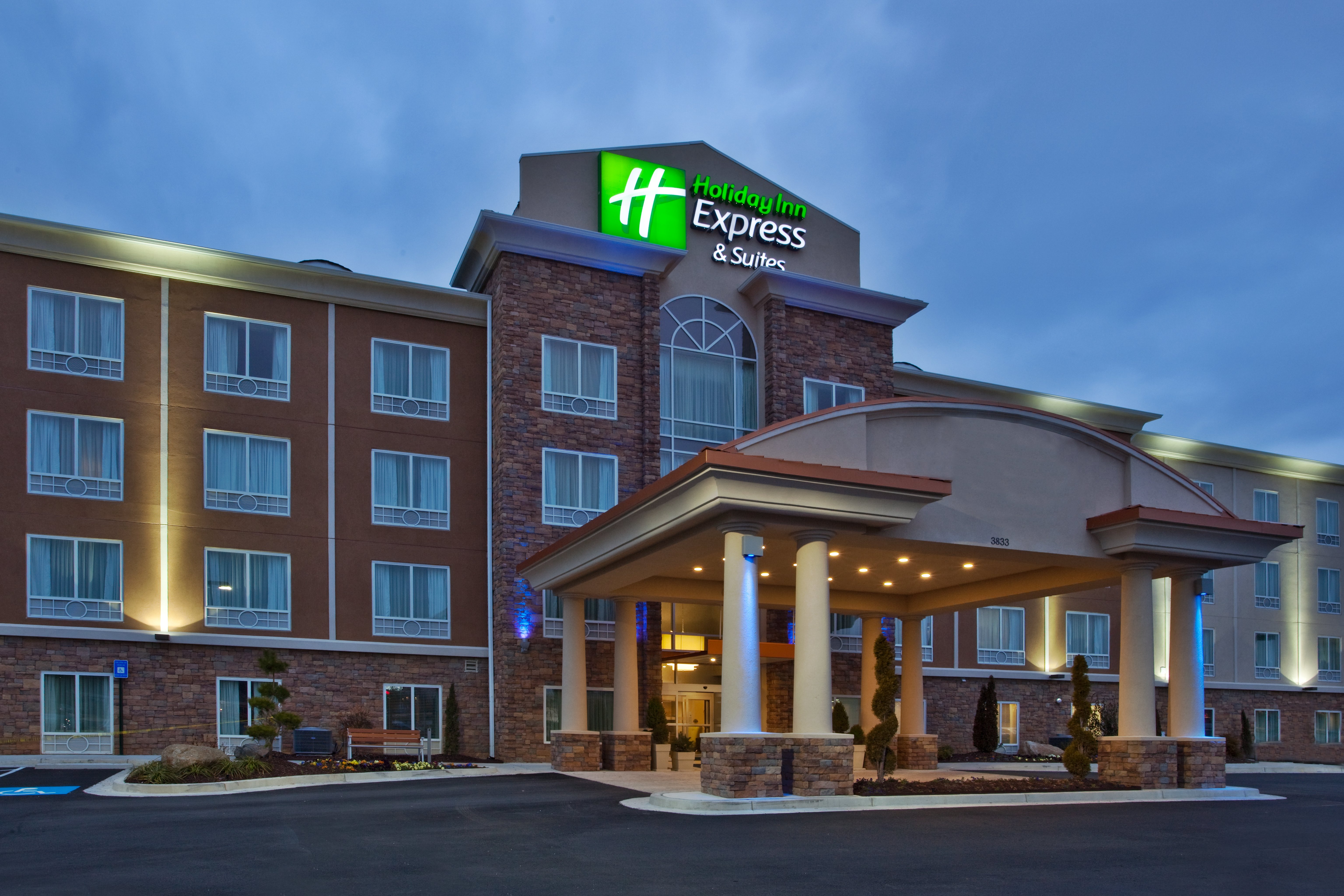 Holiday Inn Express ATL Airport West Atlanta, GA Hotels Tourist Class