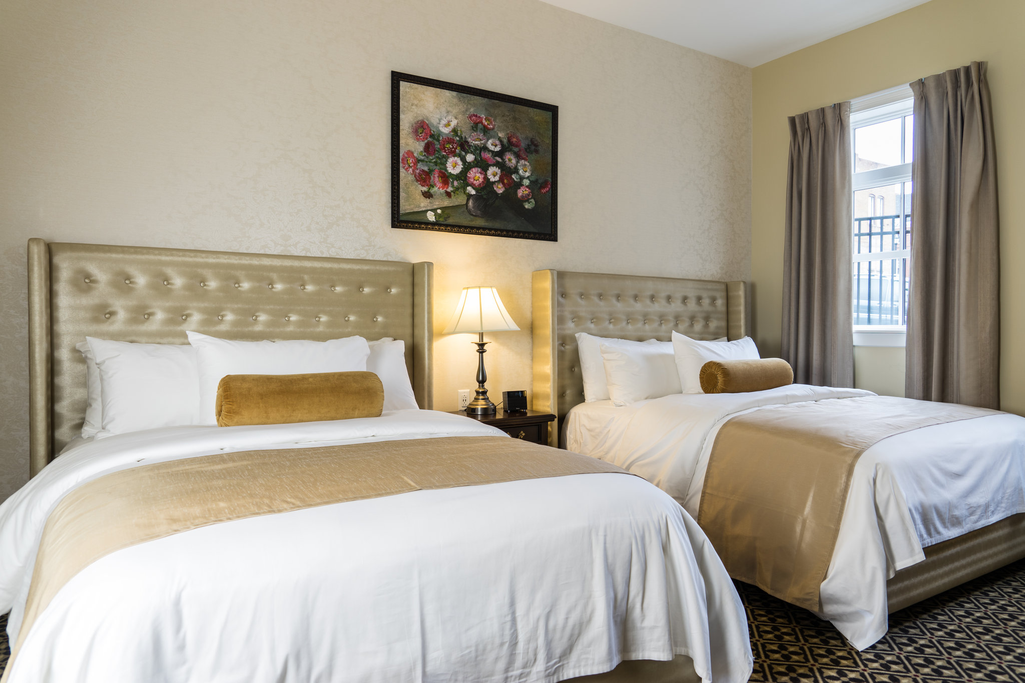 The Mount Vernon Grand Hotel