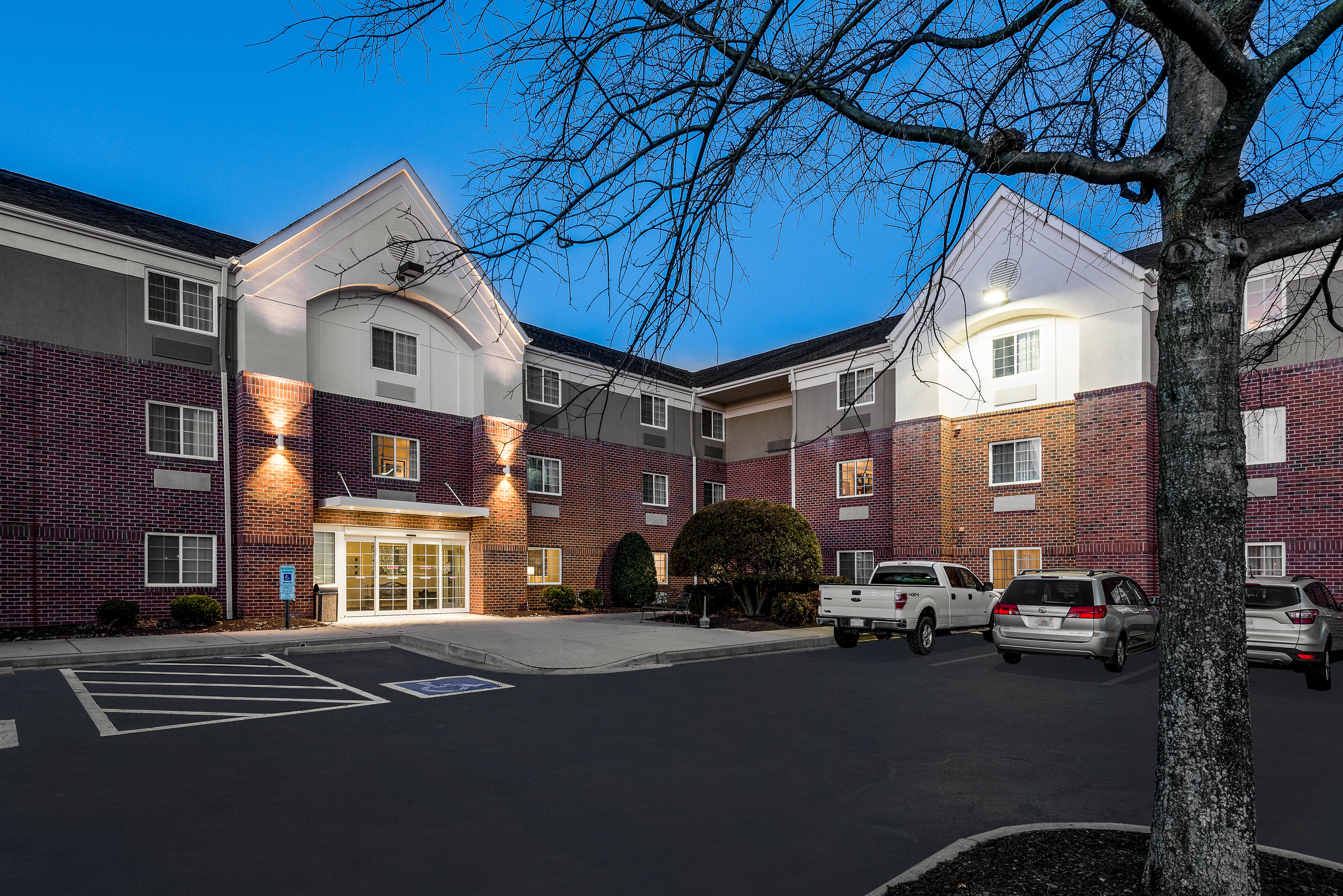 Candlewood Suites Richmond West End Tourist Class Glen Allen, VA