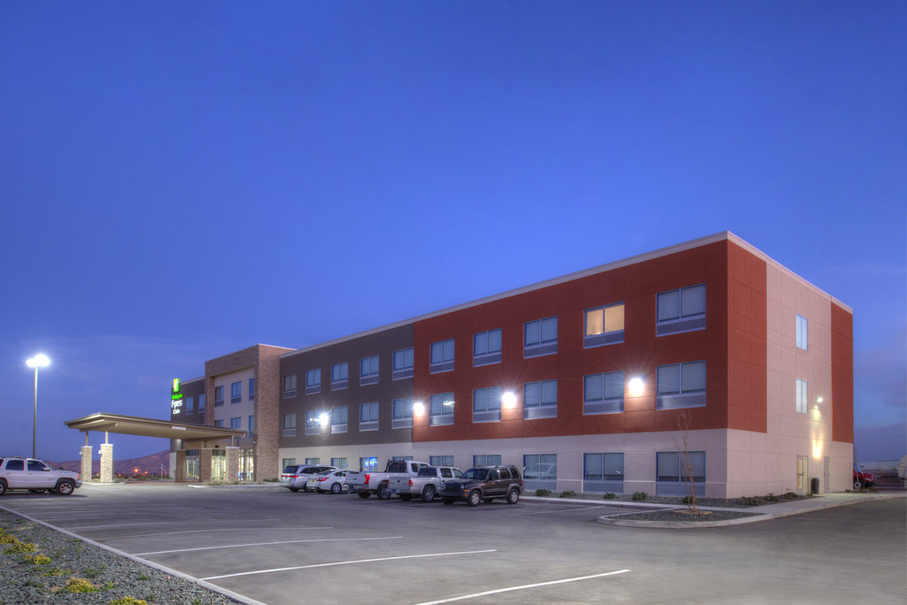 Holiday Inn Express & Suites VAN HORN - Tap to explore photos