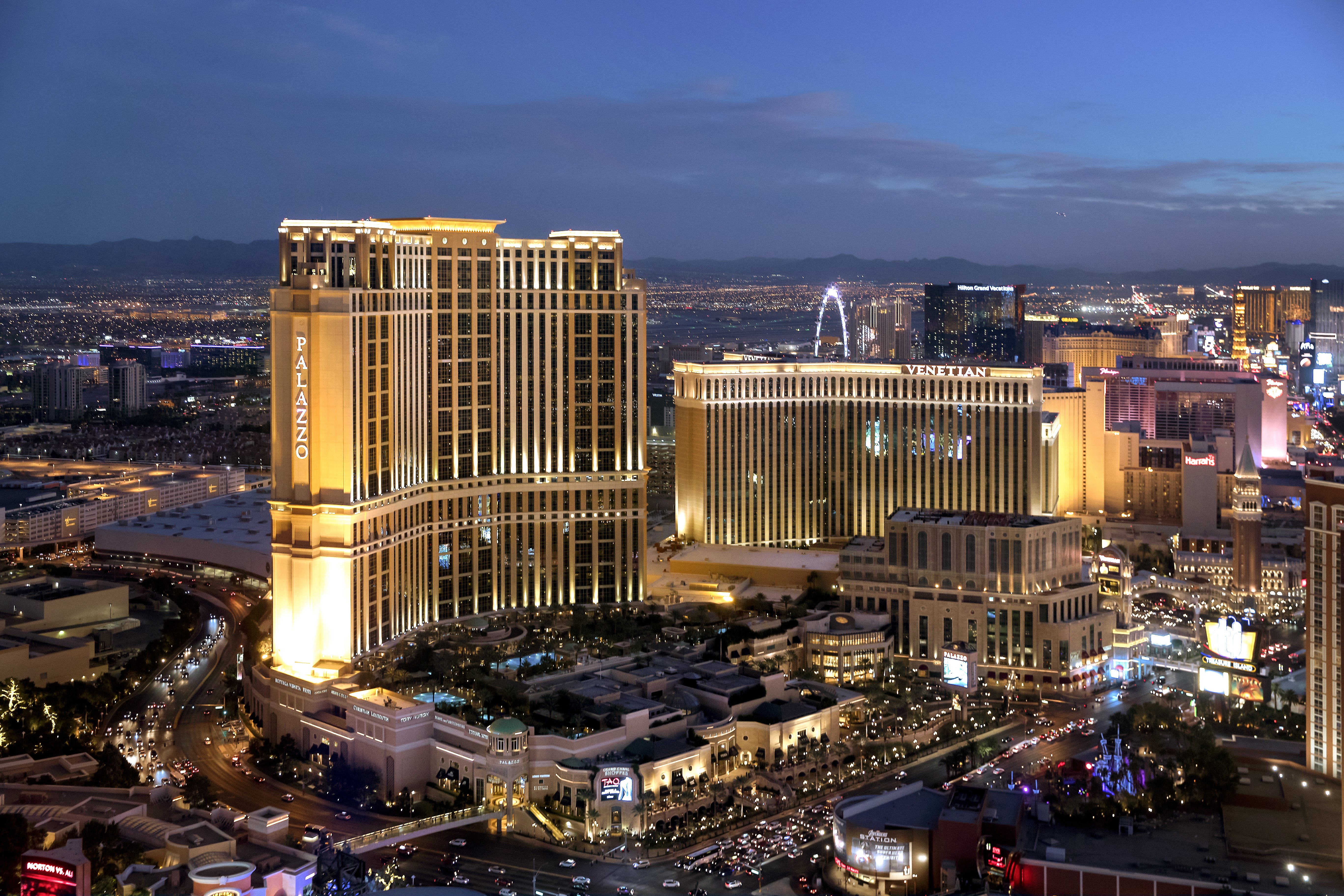 Fancy Hotels In Vegas; The Palazzo Local Info- Deluxe Las Vegas, NV Hotels: Travel Weekly