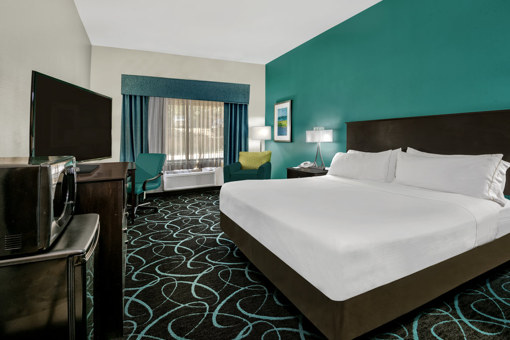 Holiday Inn Express Hotel and Suites Fort Worth/I-20 - Tap to explore photos