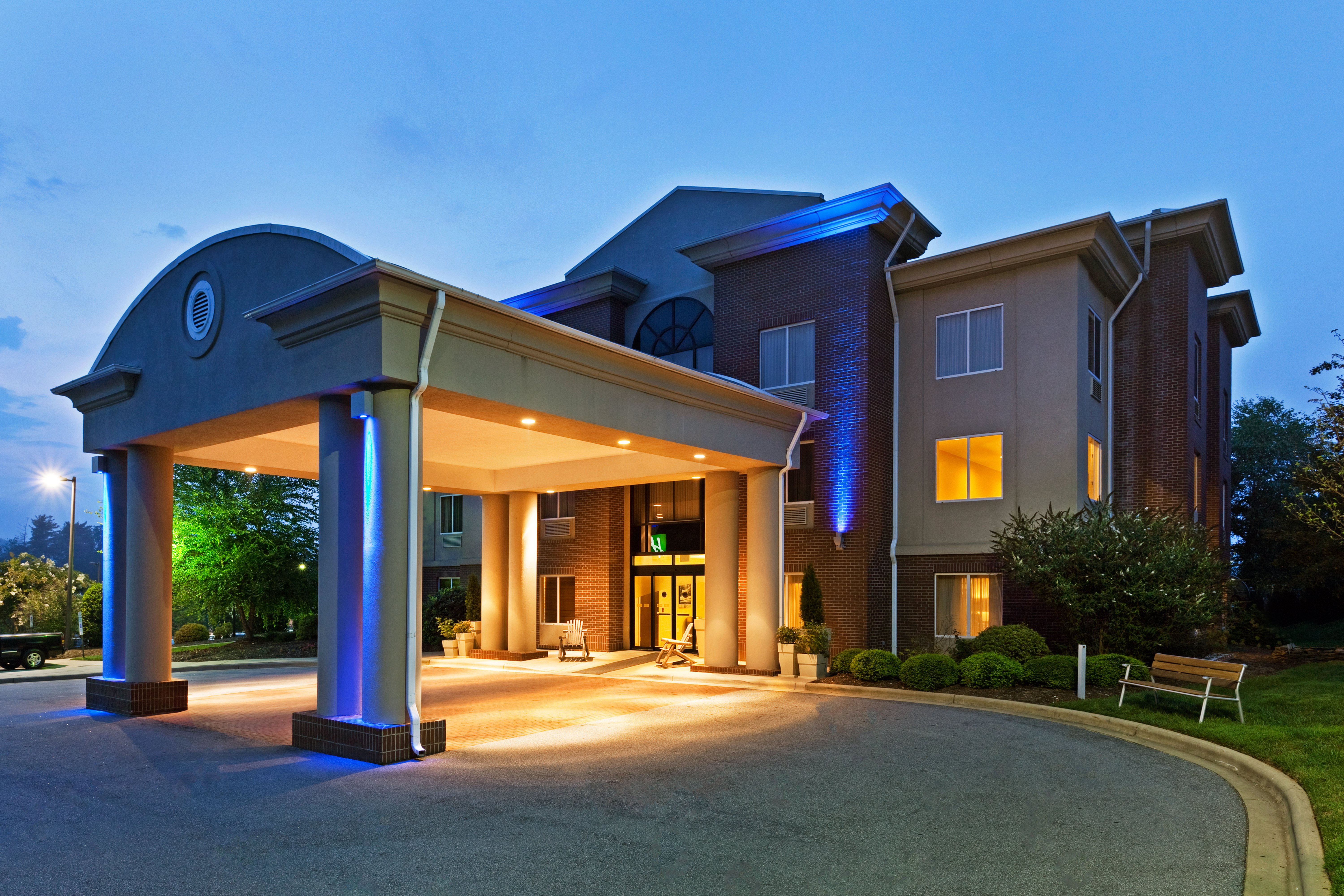 Holiday Inn Express Brevard, NC Hotels Tourist Class Hotels in