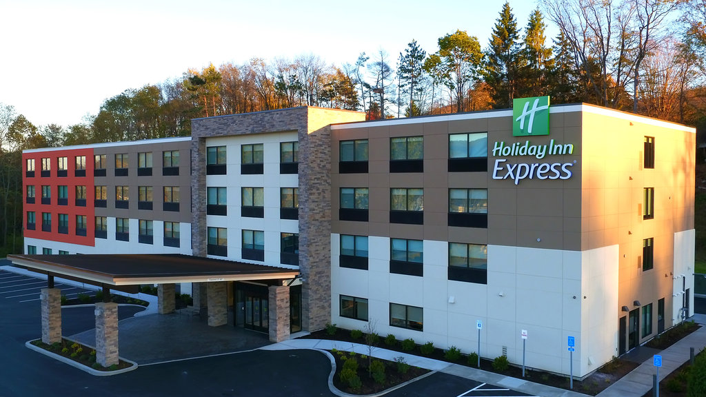 Holiday Inn Express Oneonta - Tap to explore photos