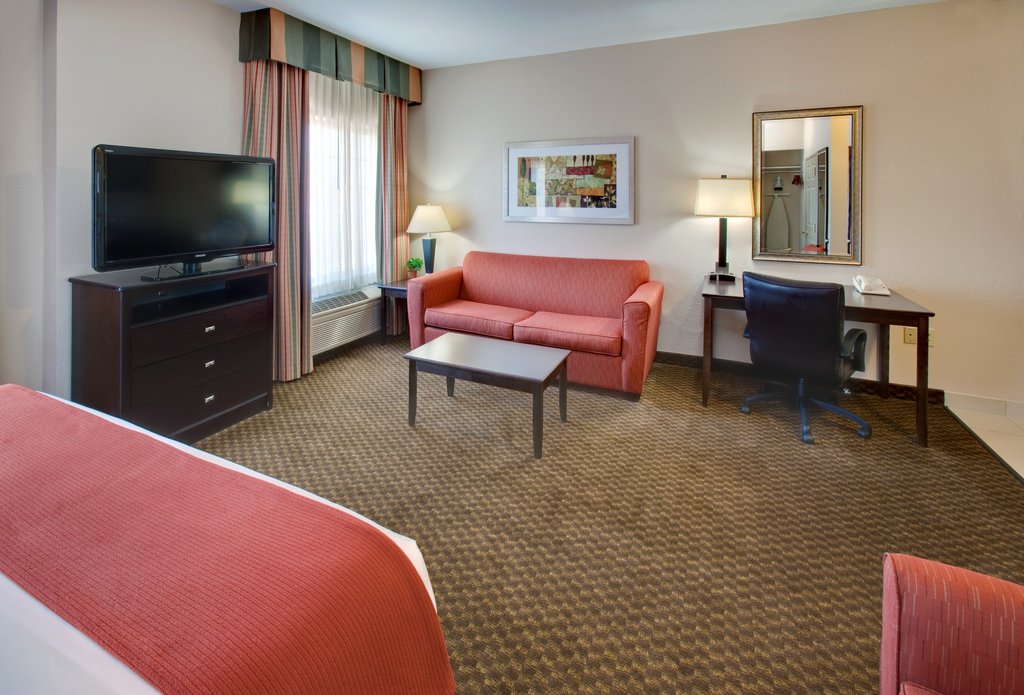 Holiday Inn Express Hotel & Suites Pleasant Prairie-Kenosha - Tap to explore photos