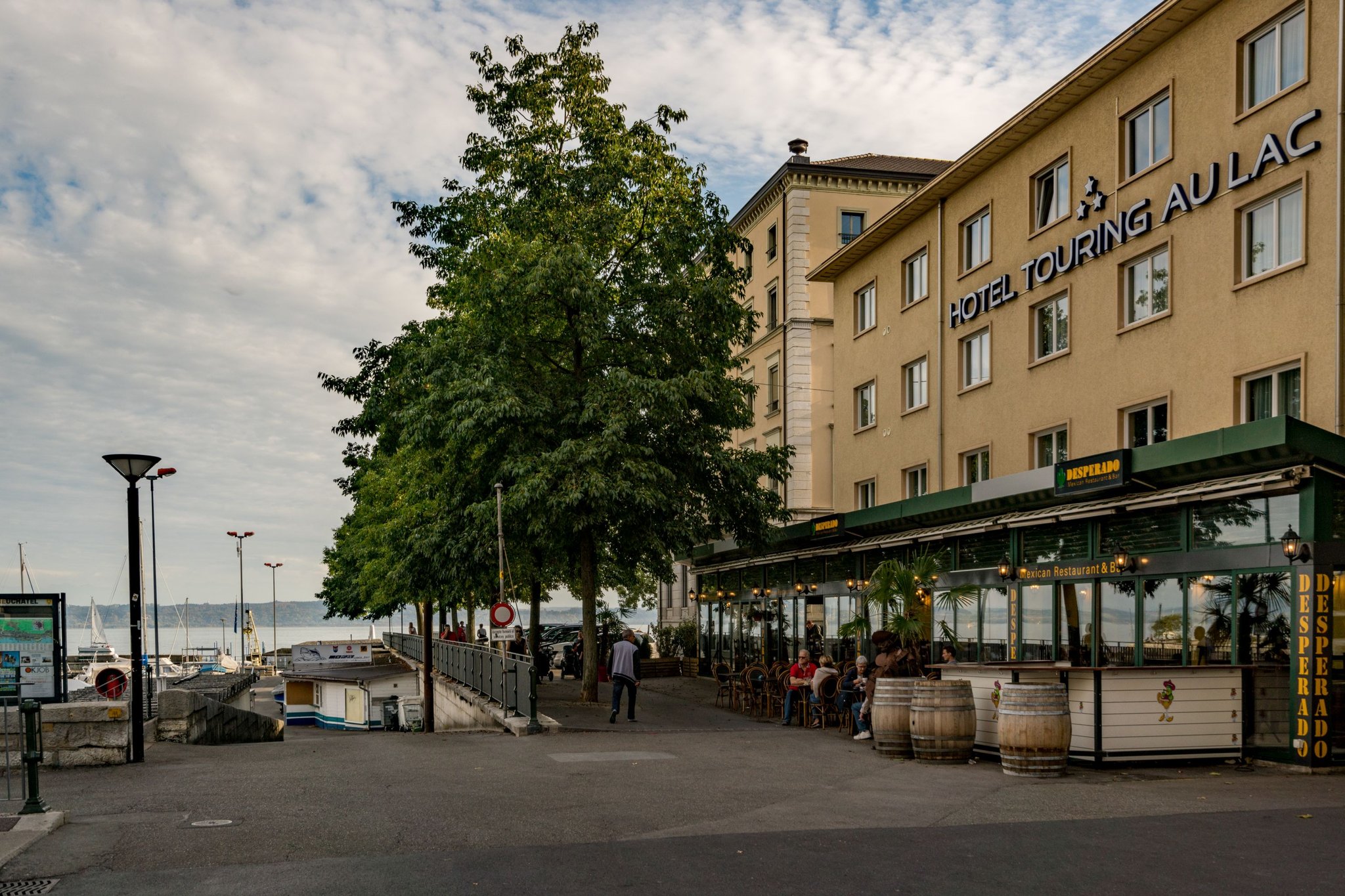 hotel du lac neuchatel suisse