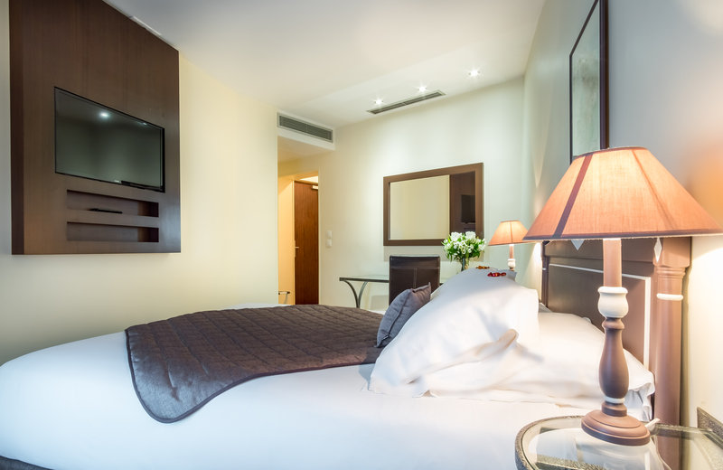 Holiday Inn and Suites Vancouver Downtown