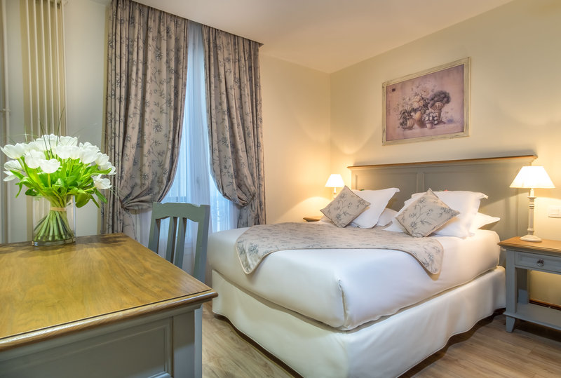 Holiday Inn and Suites Vancouver Downtown