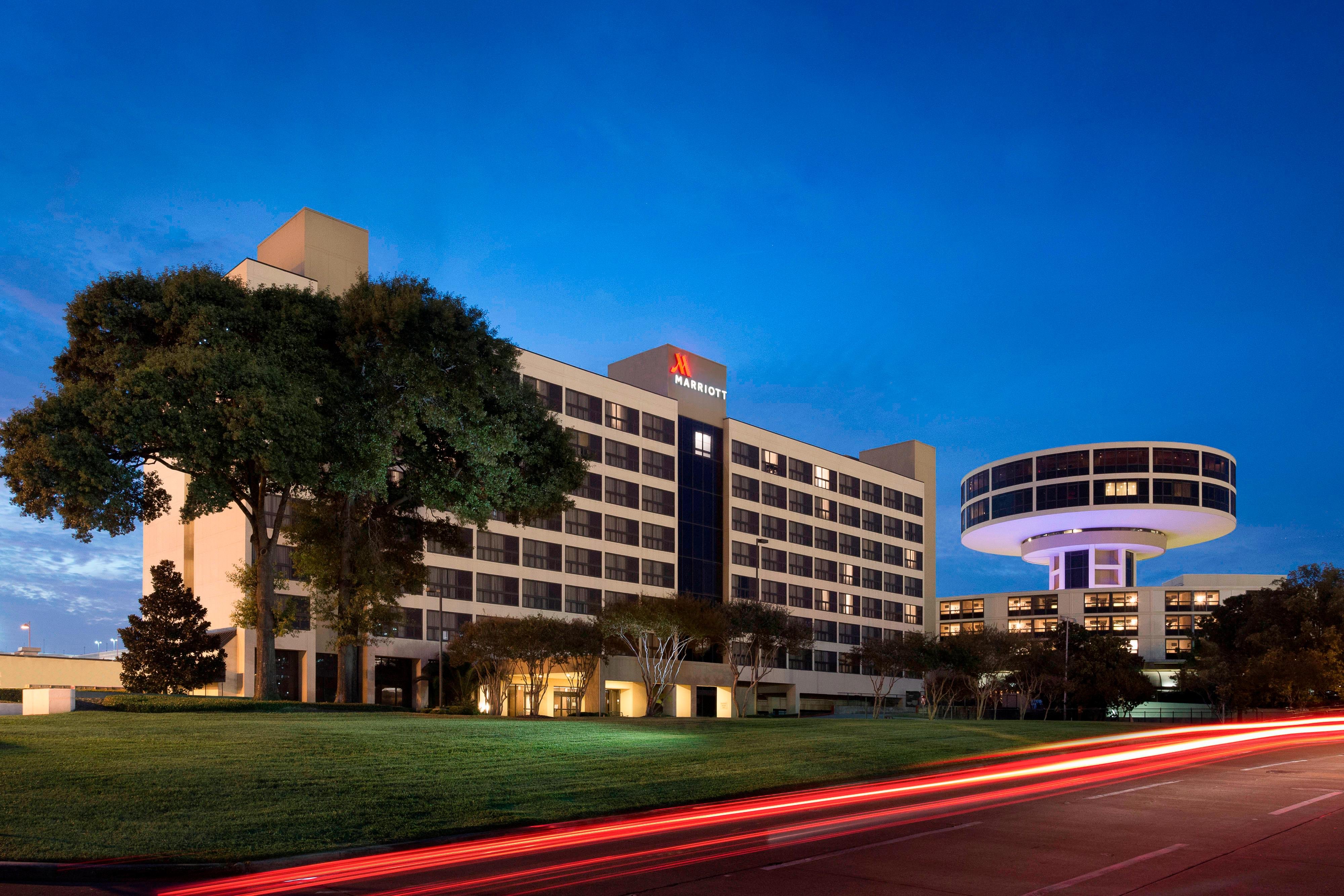Houston Texas Hotels Near Airport; Houston Airport Marriott at George Bush- First Class Houston, TX Hotels