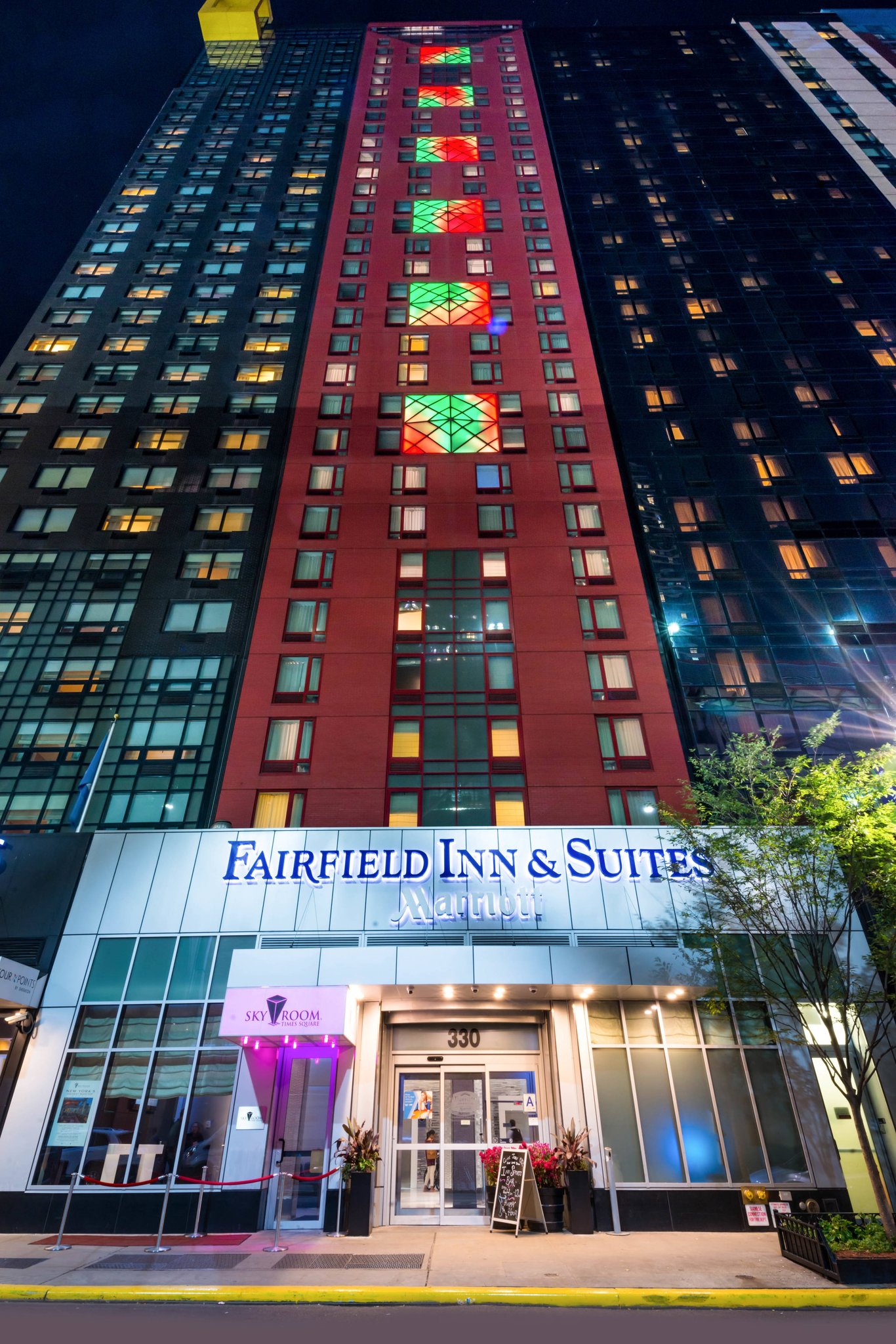 Fairfield Inn Suites By Marriott Times Tourist Class New York