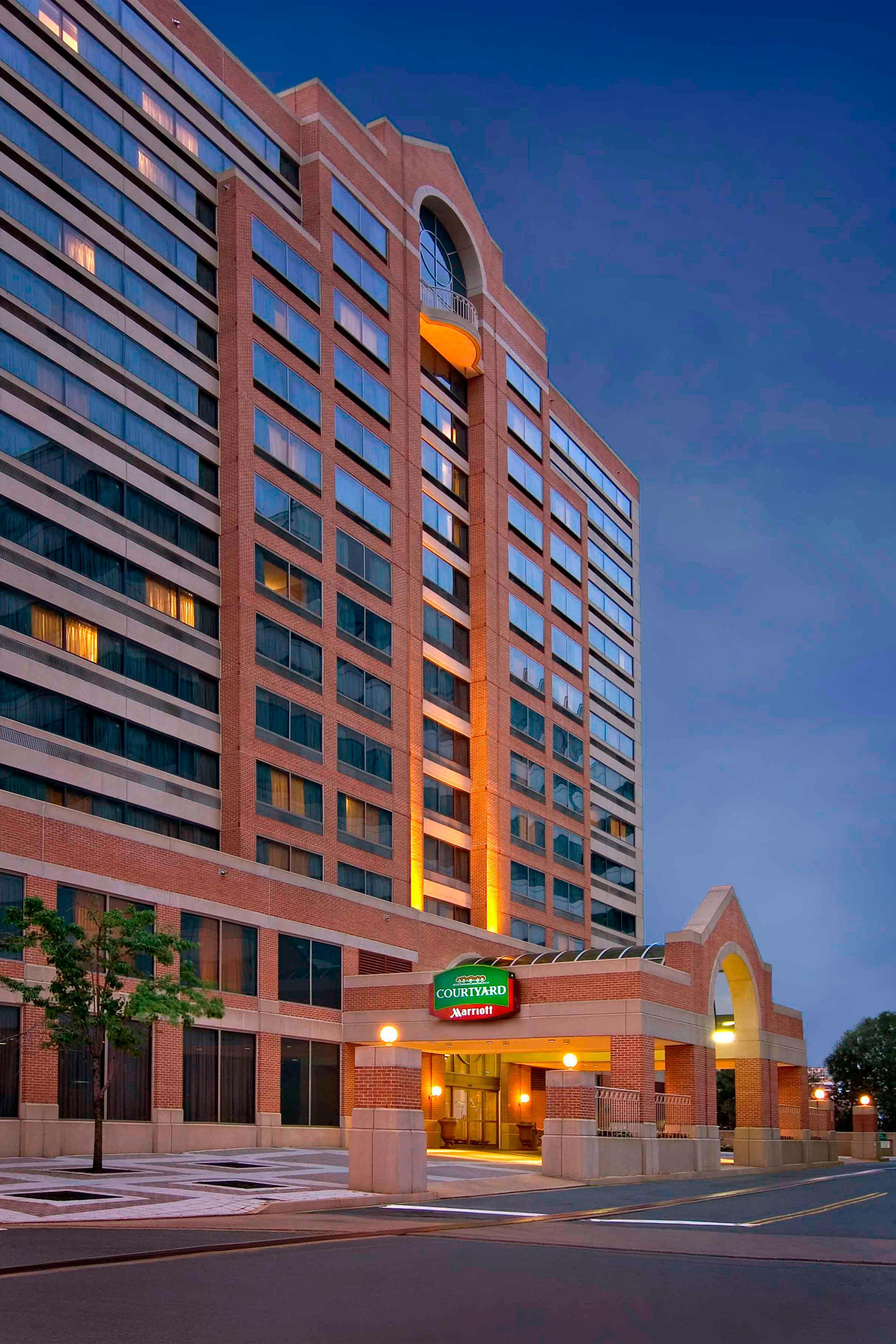Courtyard By Marriott Crystal City First Class Arlington VA Hotels 