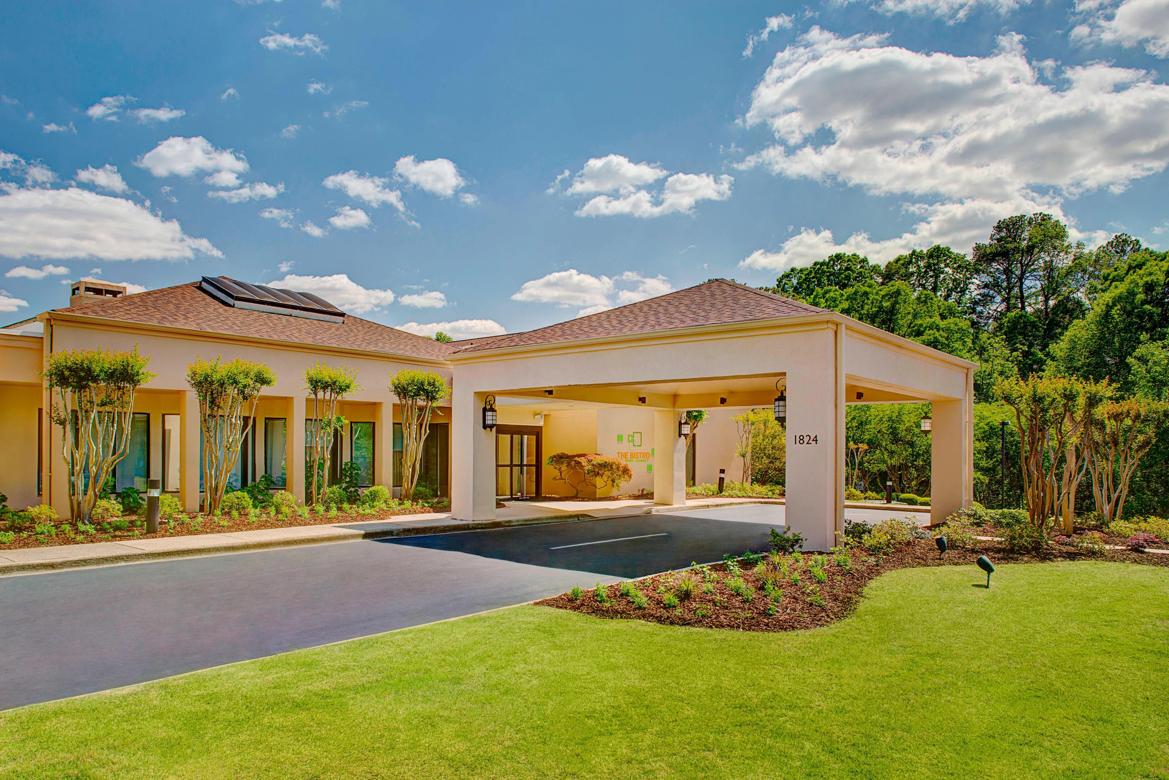 Courtyard Birmingham Hoover Hoover, AL Hotels First Class Hotels in