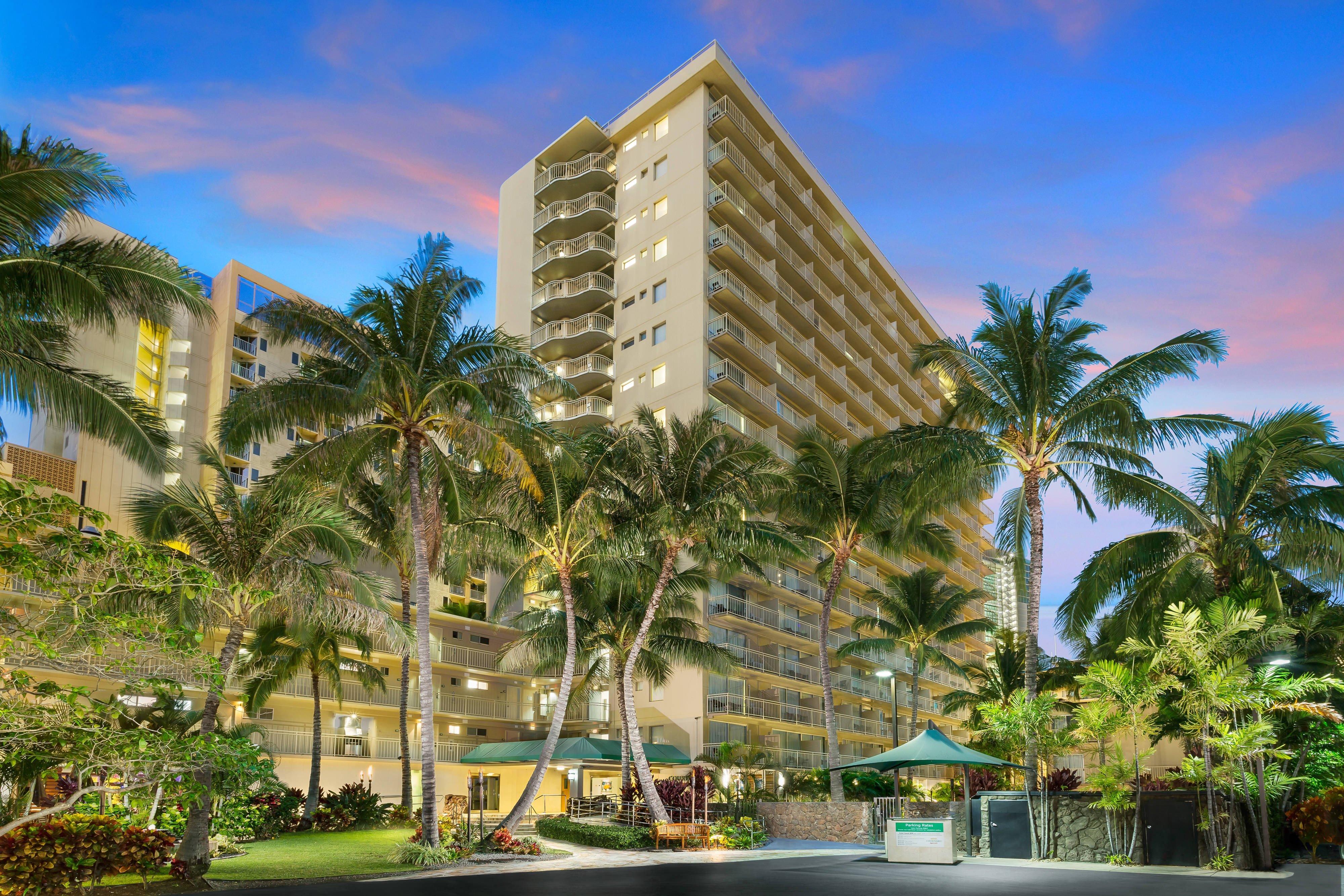 Courtyard by Marriott Waikiki Beach Photos & Videos Honolulu, HI