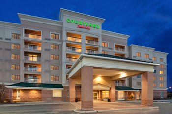 Courtyard by Marriott Toronto Mississauga/Meadowvale - Tap to explore photos