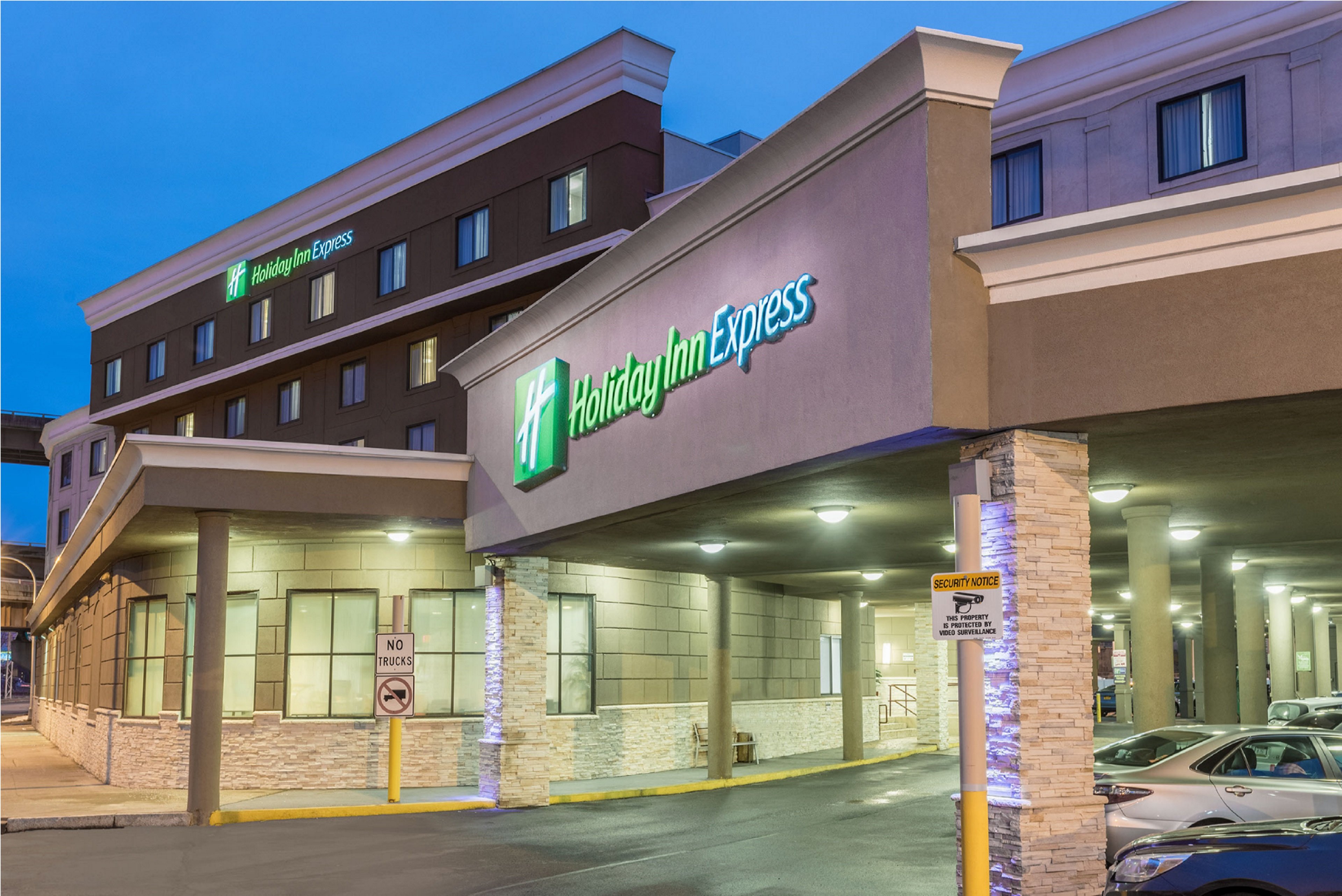 Holiday Inn Express Albany Downtown Albany, NY Hotels Tourist Class Hotels in Albany GDS